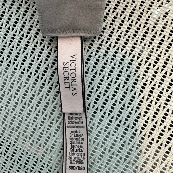 Never worn silver Victoria’s Secret bra. Size 36D. - Picture 3 of 3